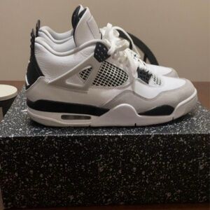 Doesn’t come with the box